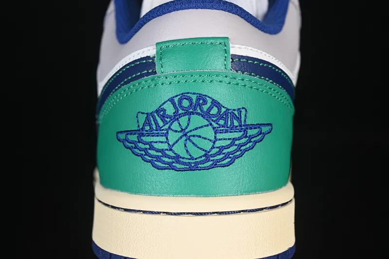 All categories Air Jordan Jordan series basketball shoes Air Jordan 1 Low G version pure original Air Jordan 1 Low AJ1 Joe 1 blue and green color matching low-top cultural casual sneakers 553558-147